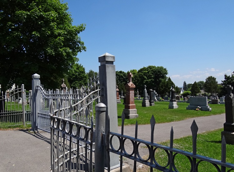 Saint-Charles Borromée Cemetery